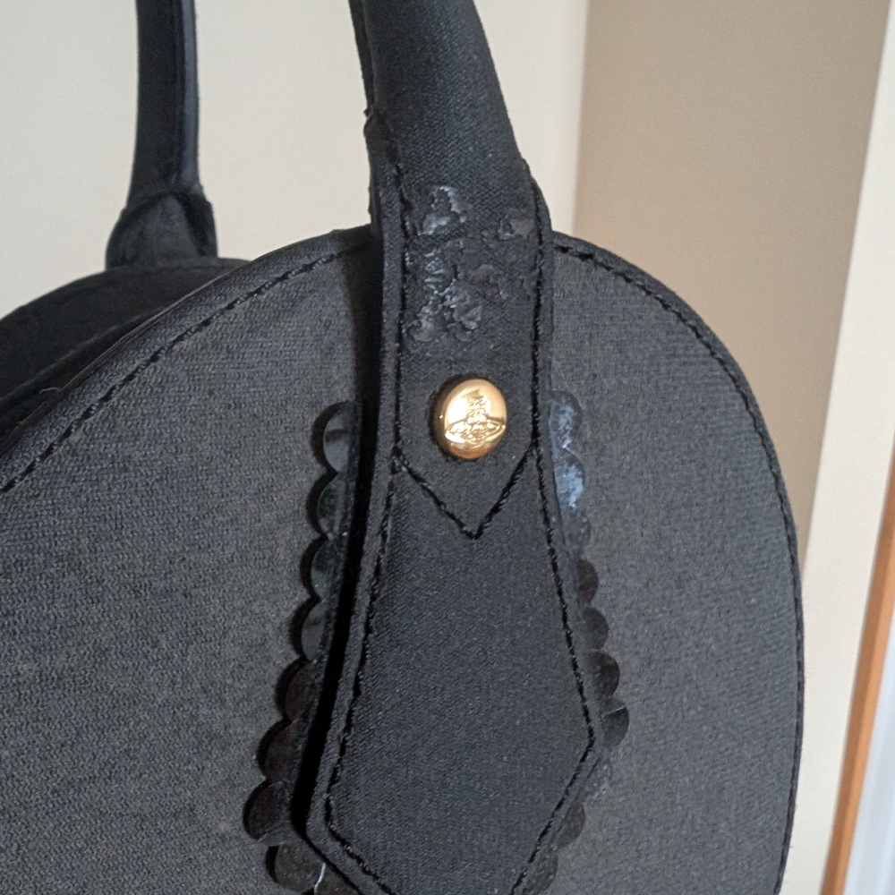 Vivienne Westwood Black Heart Crossbody Bag - Modified Exterior - Picture 10 of 17